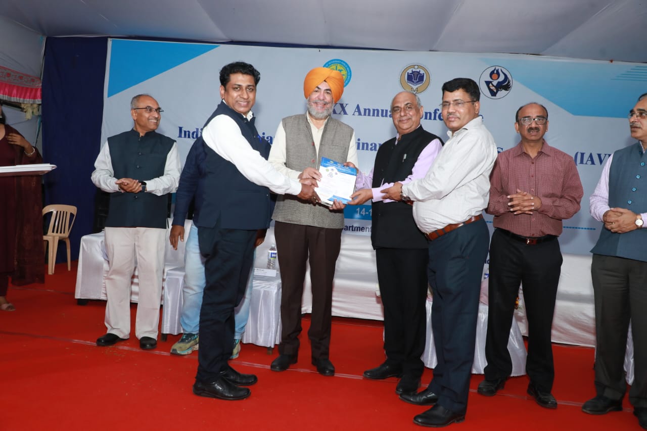 Dr S P Singh Research Paper Award At IAVPHS Conf At KNPVS Shirwal  14 15 Nov 2024